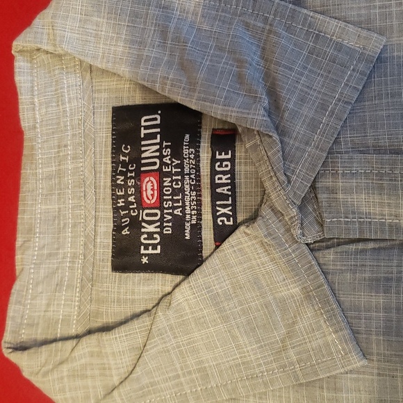 Lot of 2 Mens XXL gray and light gray short sleeve button up shirts by Marc Ecko - Picture 2 of 9